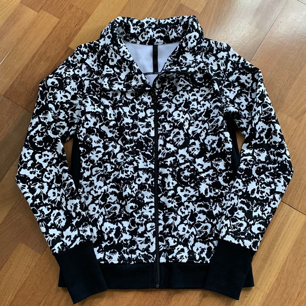 NWOT lululemon Zip up Funnel Neck Sweatshirt